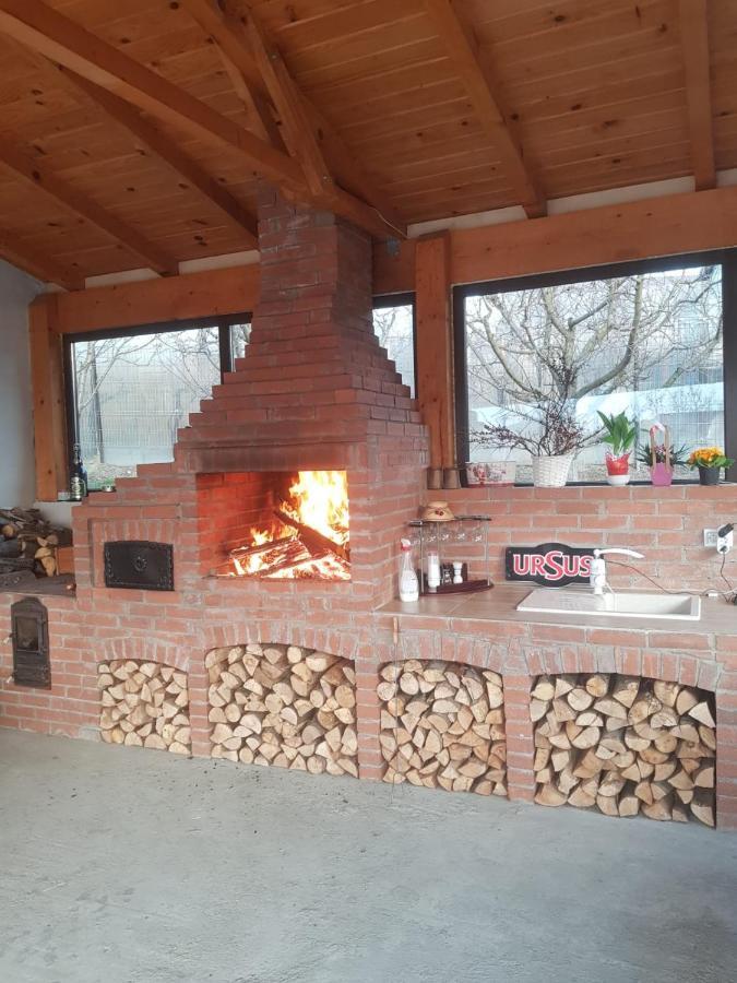 Pensiunea Prestige House Curtea De Arges Bagian luar foto