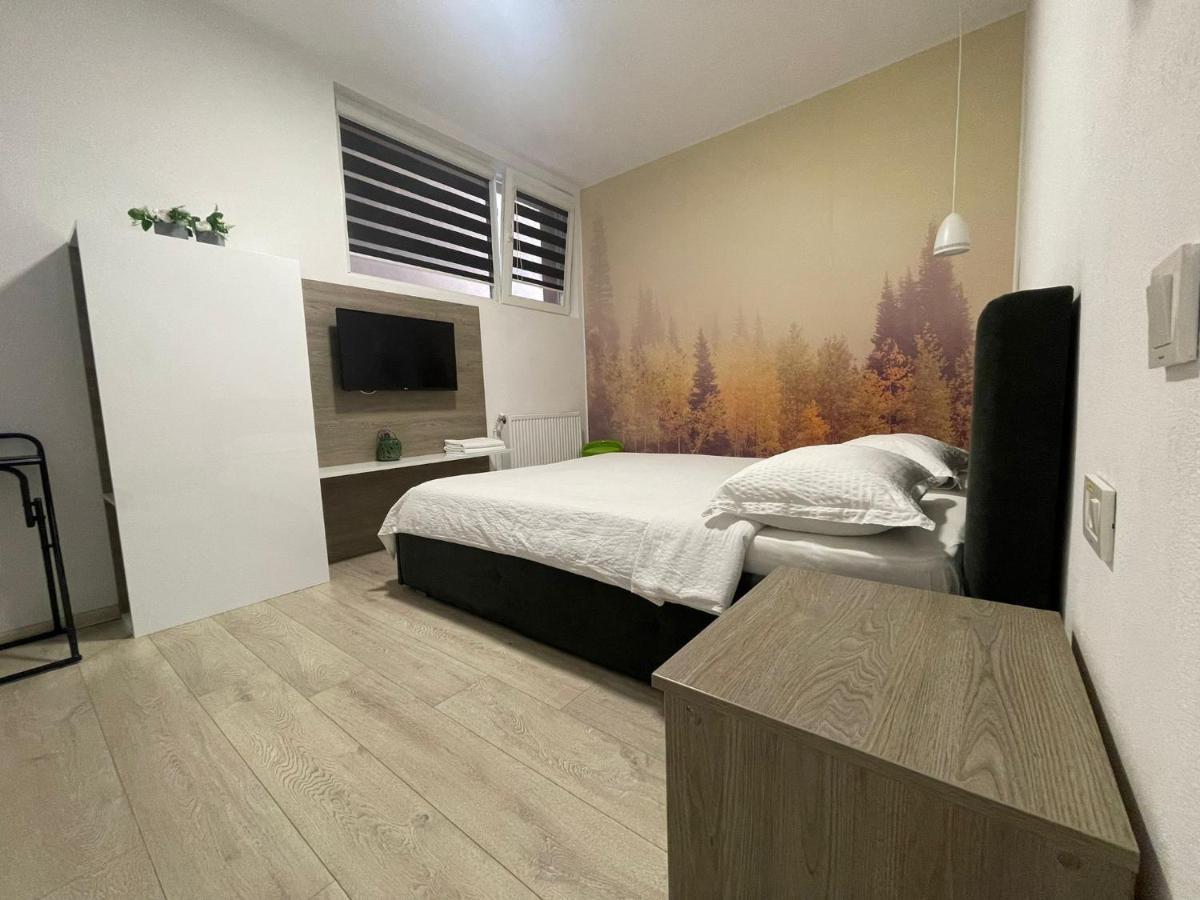Pensiunea Prestige House Curtea De Arges Bagian luar foto