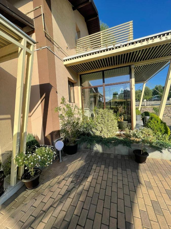 Pensiunea Prestige House Curtea De Arges Bagian luar foto