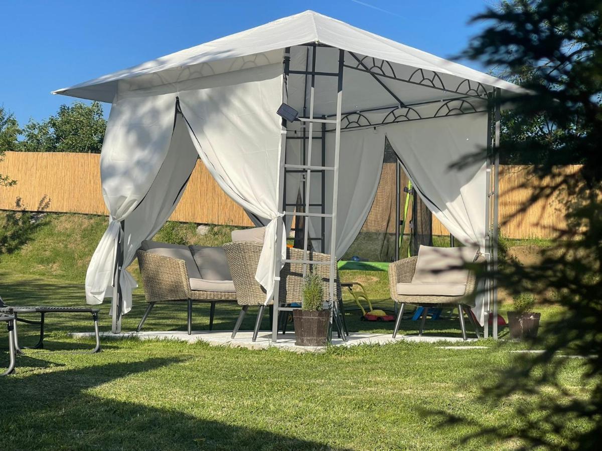 Pensiunea Prestige House Curtea De Arges Bagian luar foto