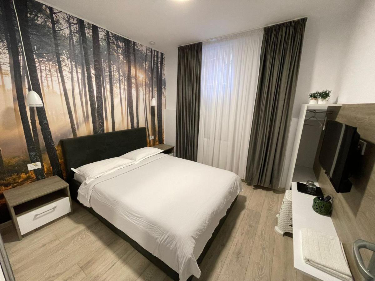 Pensiunea Prestige House Curtea De Arges Bagian luar foto
