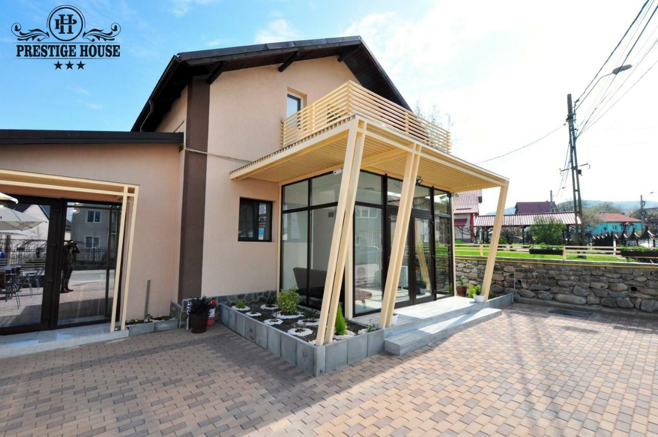 Pensiunea Prestige House Curtea De Arges Bagian luar foto