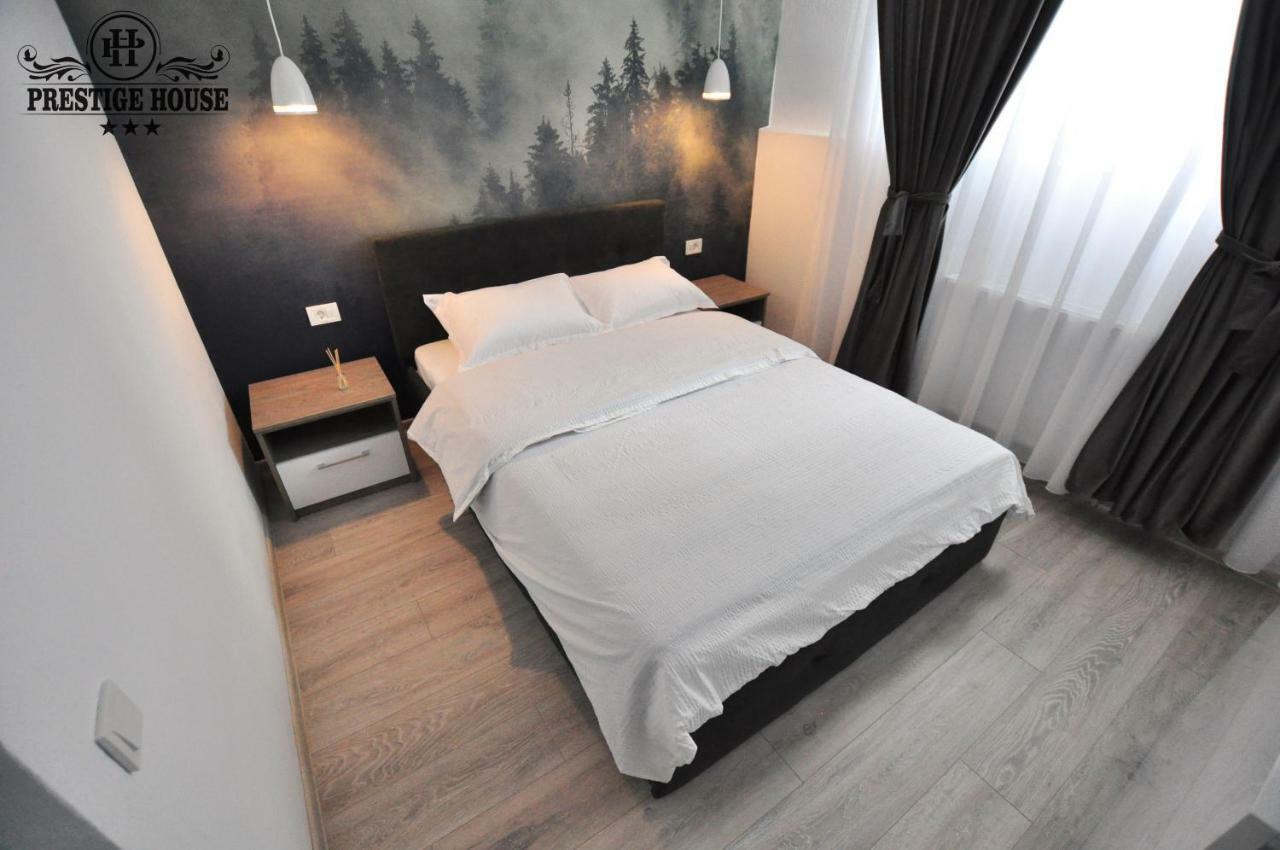Pensiunea Prestige House Curtea De Arges Bagian luar foto