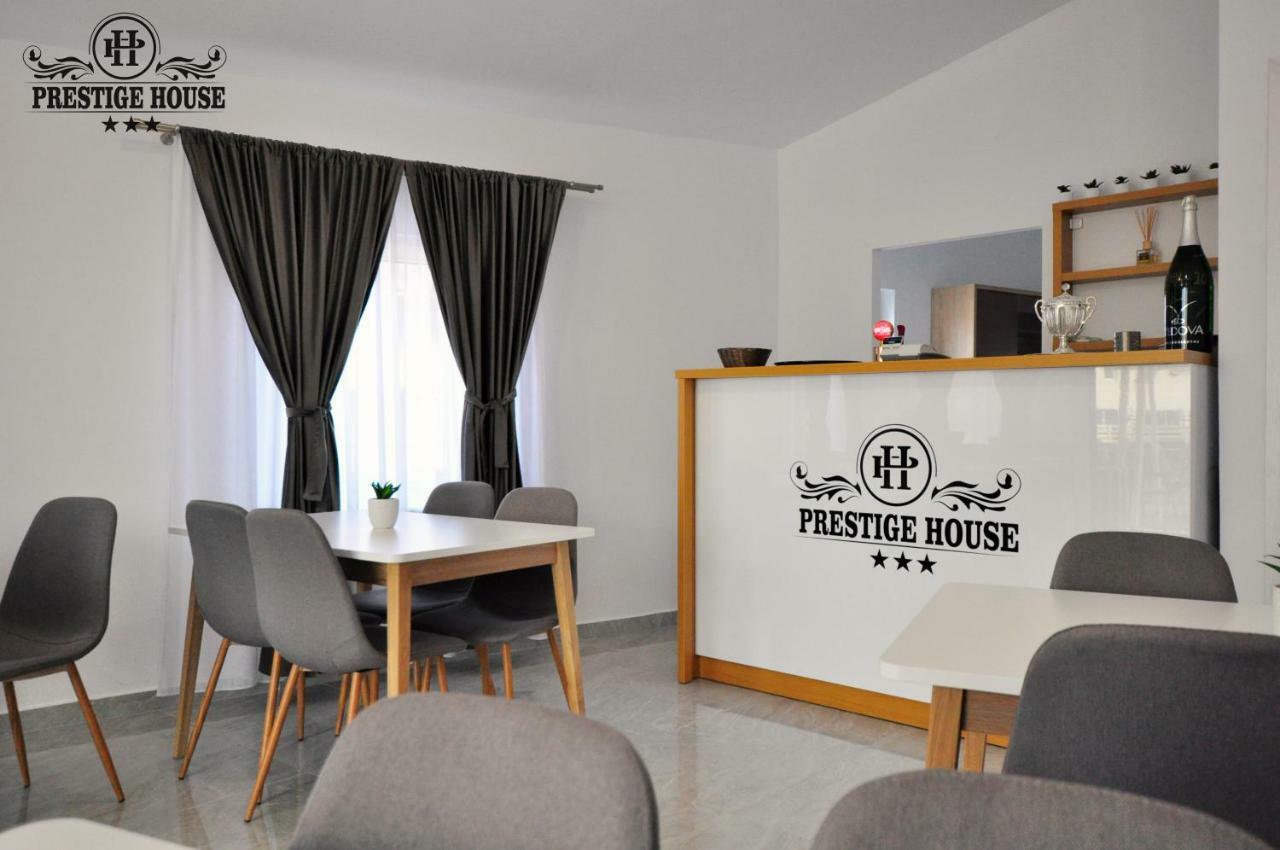 Pensiunea Prestige House Curtea De Arges Bagian luar foto
